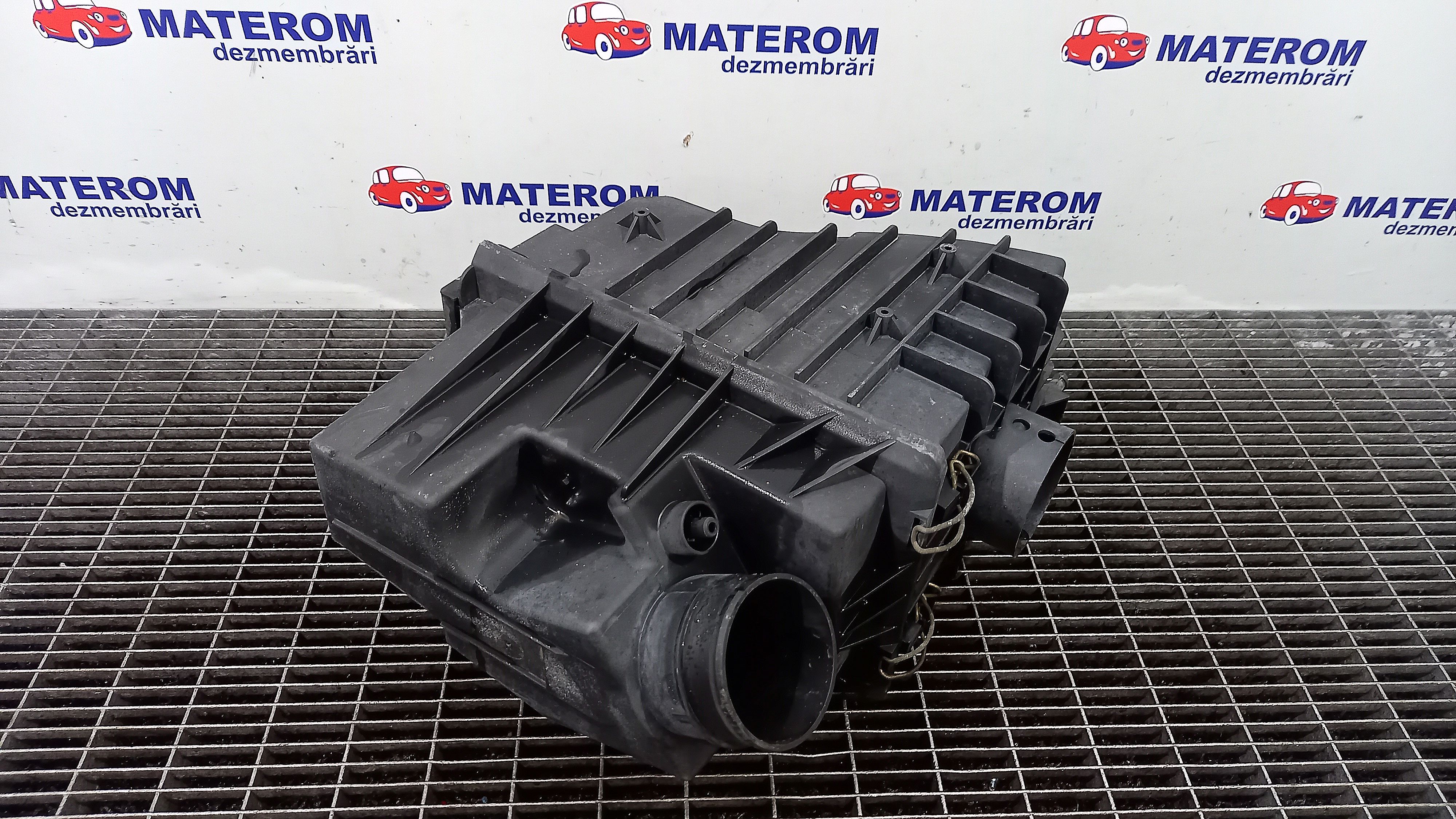Carcasa filtru aer FORD TRANSIT, 2.4 TDDI - Dezmembrari auto MATEROM